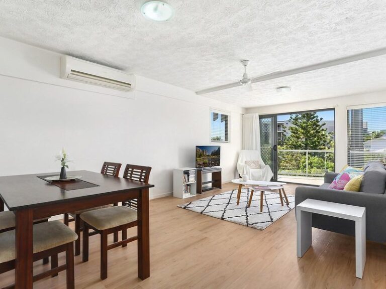 12/10 Grand Parade, Parrearra