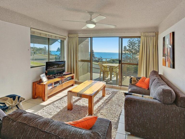 21/2 Meta Street, MOOLOOLABA