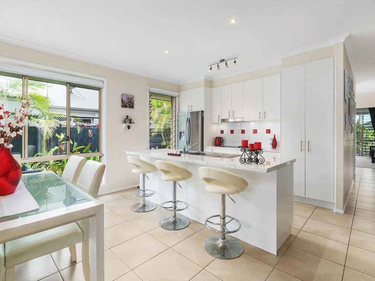 Sold - 27 Chestwood Crescent - New Property in SIPPY DOWNS - Real Estate by Geoff Ohmsen