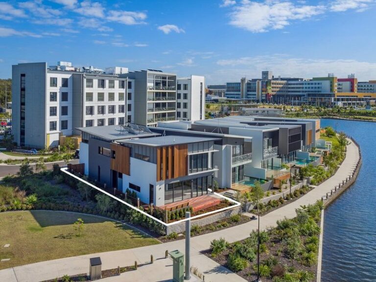 Sold - 38 Reflection Crescent - New Property in BIRTINYA - Real Estate by Damien Michael