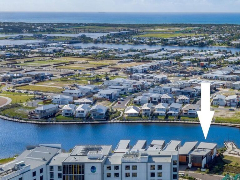 Sold - 38 Reflection Crescent - New Property in BIRTINYA - Real Estate by Damien Michael