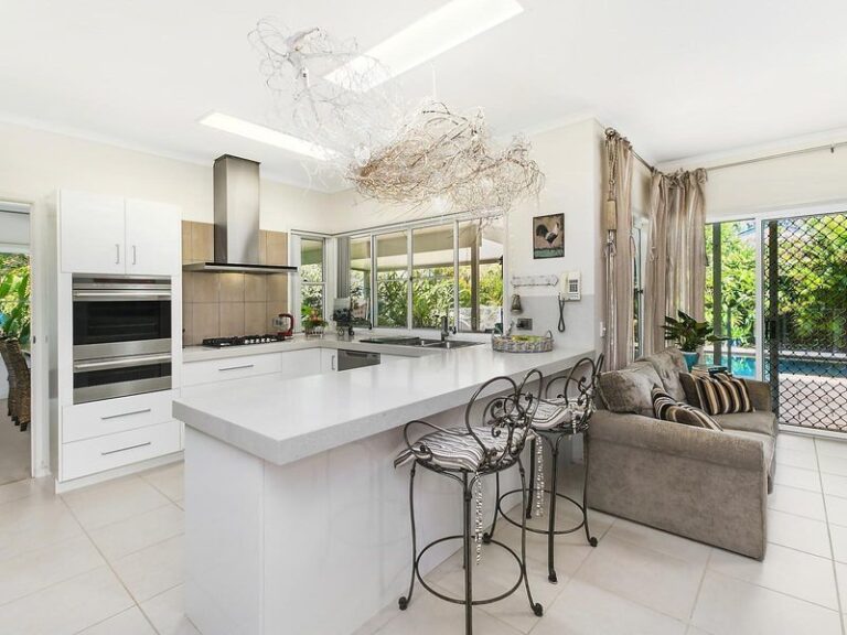 Sold - 19 Sharon Crescent - New Property in MOUNTAIN CREEK - Real Estate by Geoff Ohmsen