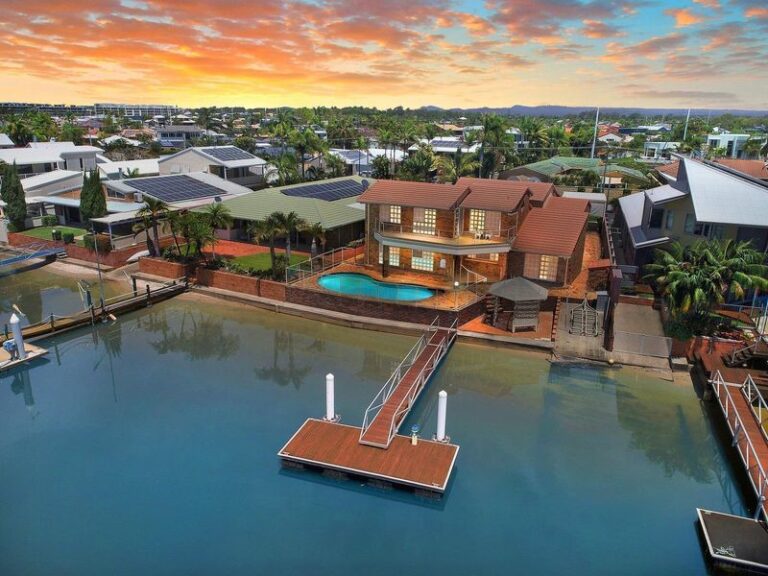 Sold - 24 Coomaroo Crescent - New Property in MINYAMA - Real Estate by Geoff Ohmsen