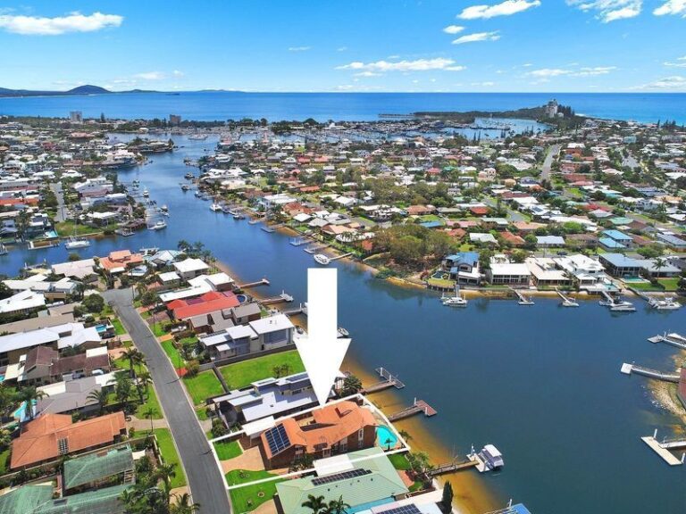 Sold - 24 Coomaroo Crescent - New Property in MINYAMA - Real Estate by Geoff Ohmsen