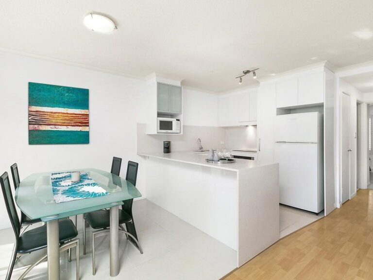 Sold - 2/35 Fifth Avenue - New Property in MAROOCHYDORE - Real Estate by Glennis Schindler