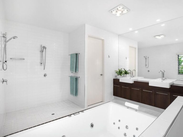 Sold - 9 Cocos Court - New Property in KAWANA ISLAND - Real Estate by Geoff Ohmsen