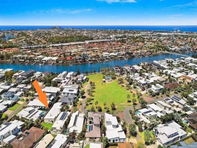 Sold - 9 Cocos Court - New Property in KAWANA ISLAND - Real Estate by Geoff Ohmsen