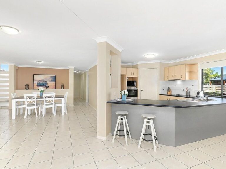Sold - 1 Mauritius Crescent - New Property in KAWANA ISLAND - Real Estate by Geoff Ohmsen