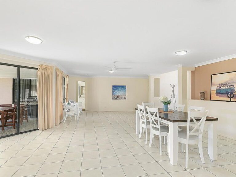 Sold - 1 Mauritius Crescent - New Property in KAWANA ISLAND - Real Estate by Geoff Ohmsen