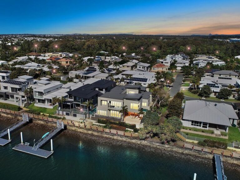 25 Cuba Court, Kawana Island