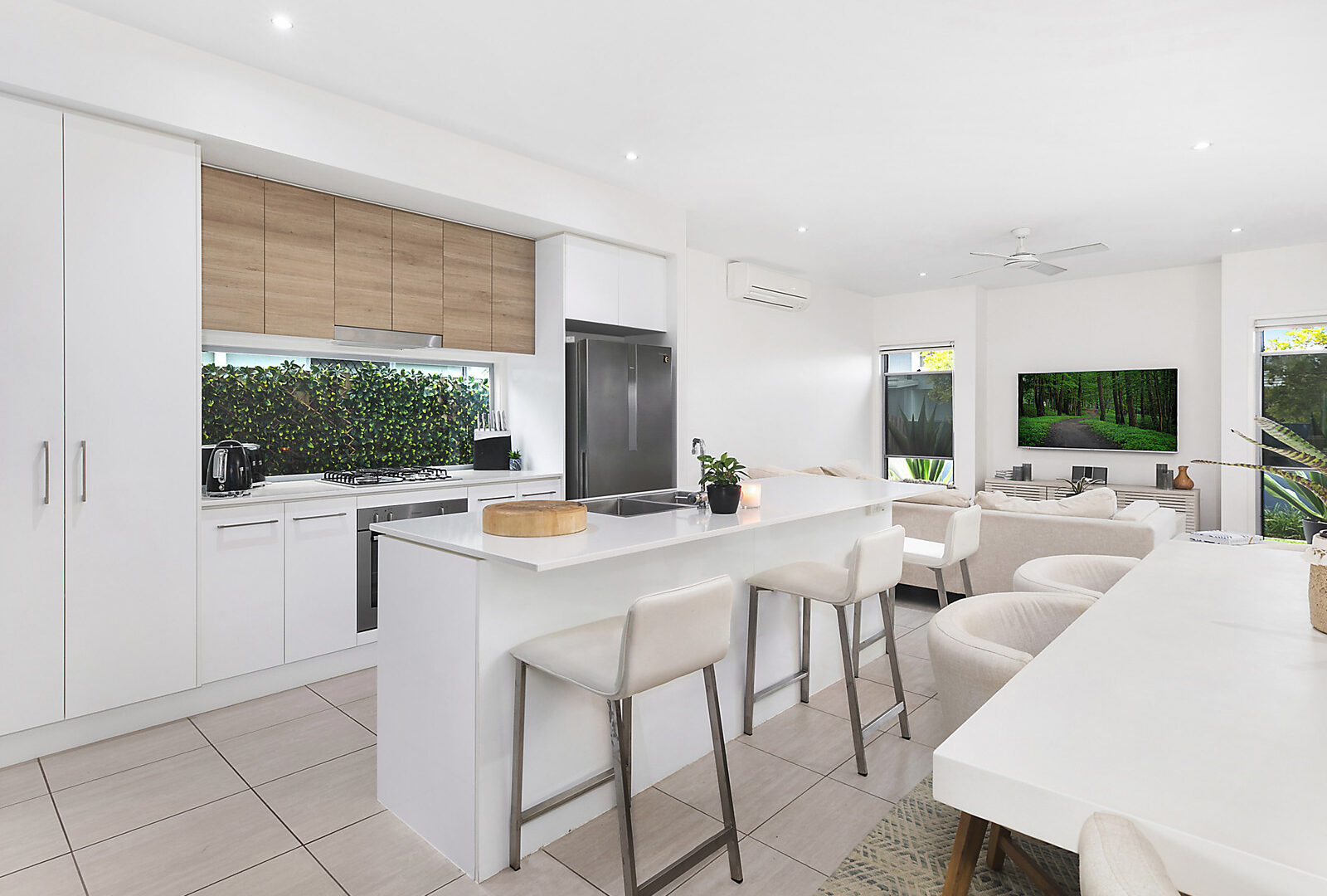 Sold - 12 Great Keppel Crescent - New Property in Mountain Creek - Real Estate by Trudi Fernandez