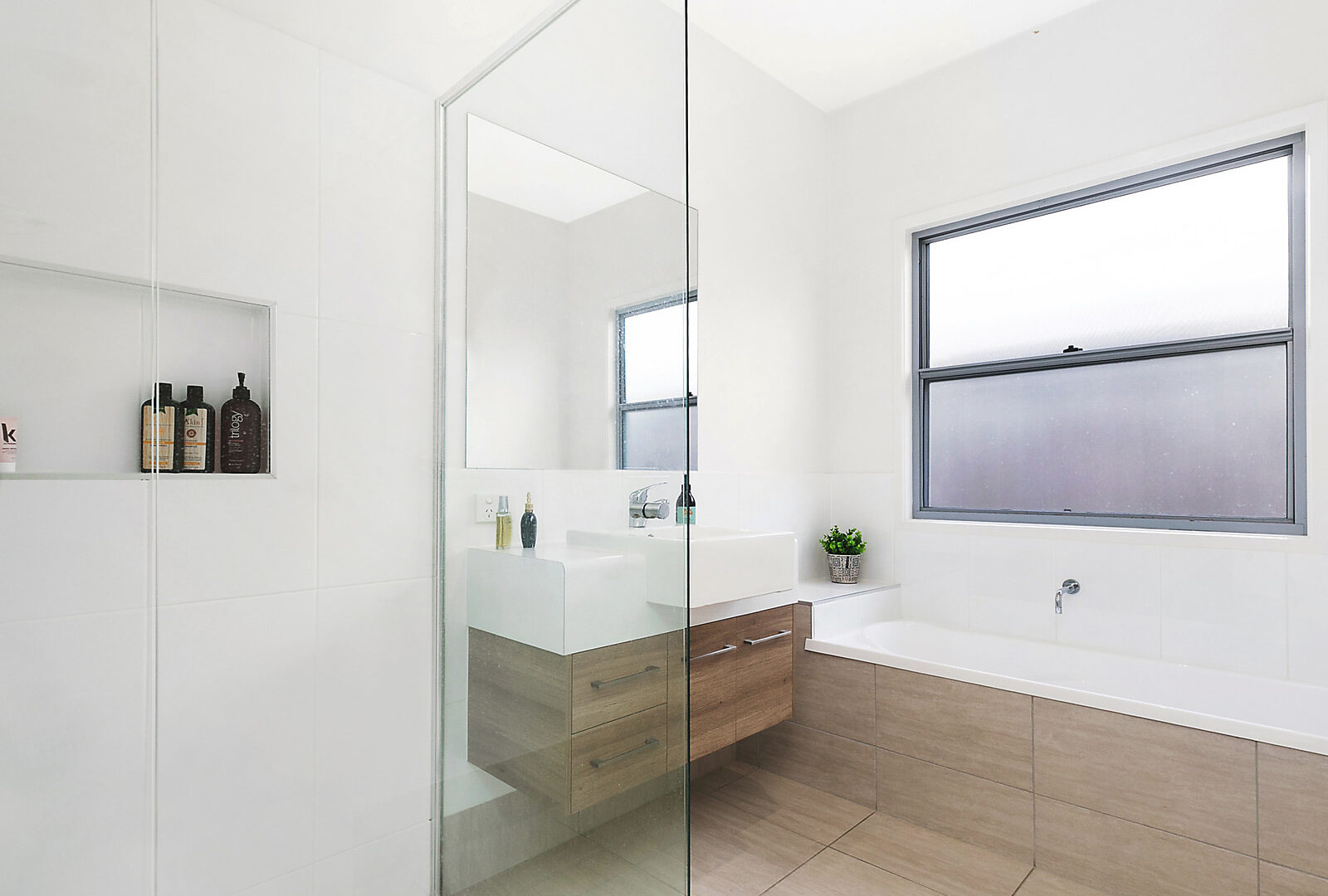 Sold - 12 Great Keppel Crescent - New Property in Mountain Creek - Real Estate by Trudi Fernandez