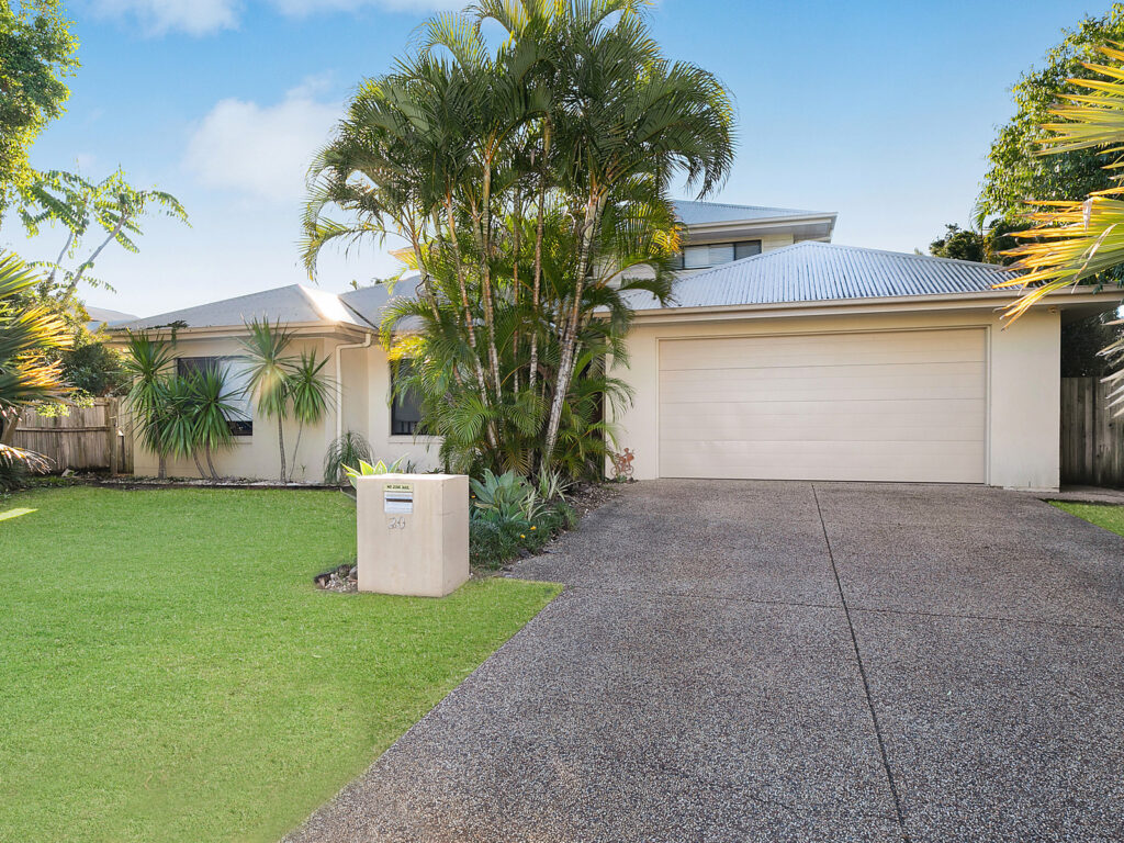 Sold - 20 Moorings Circuit - New Property in Twin Waters - Real Estate by Vicki Stewart