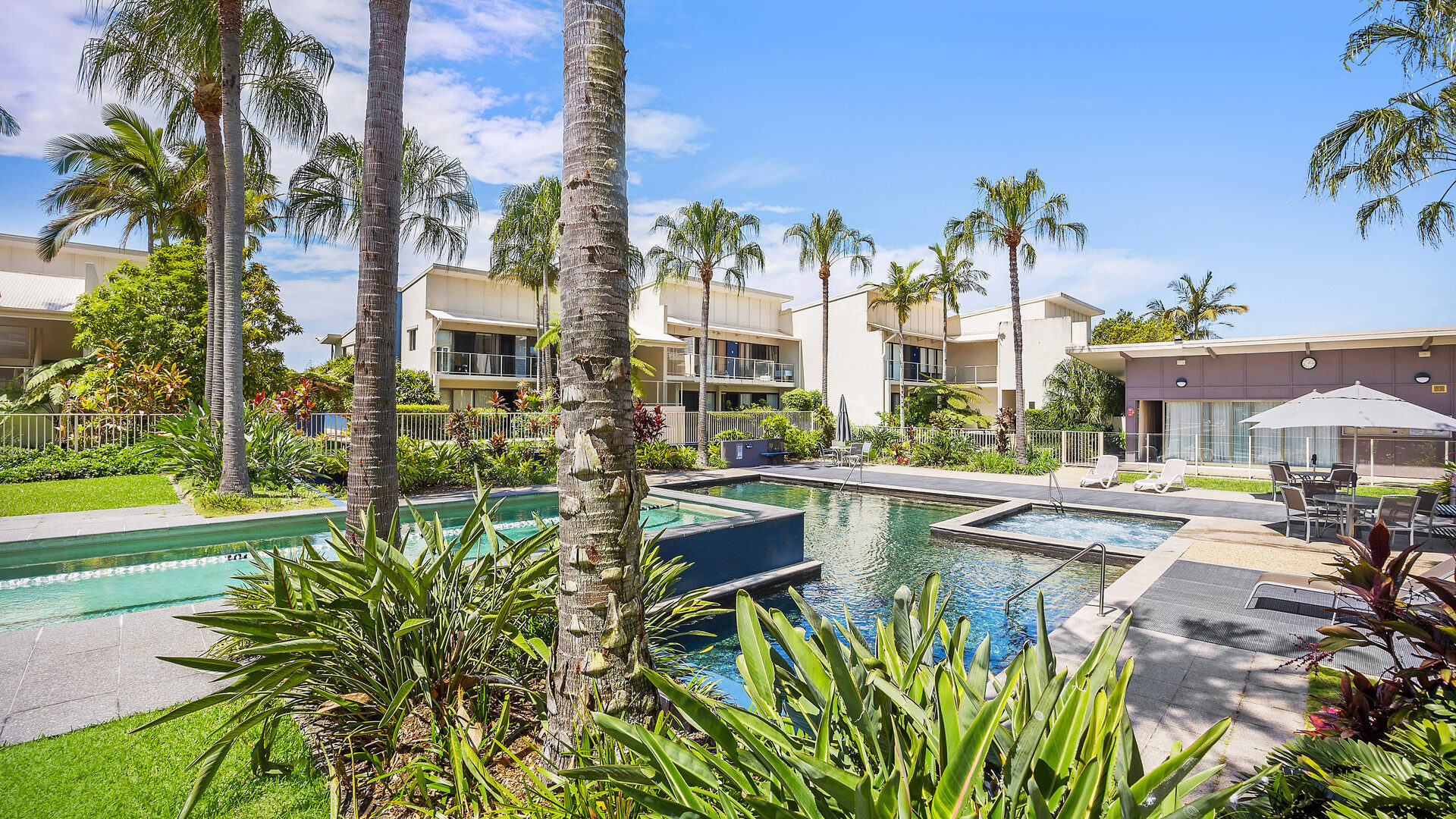 Sold - 33/1 Grenada Way - New Property in Kawana Island - Real Estate by Vicki Stewart