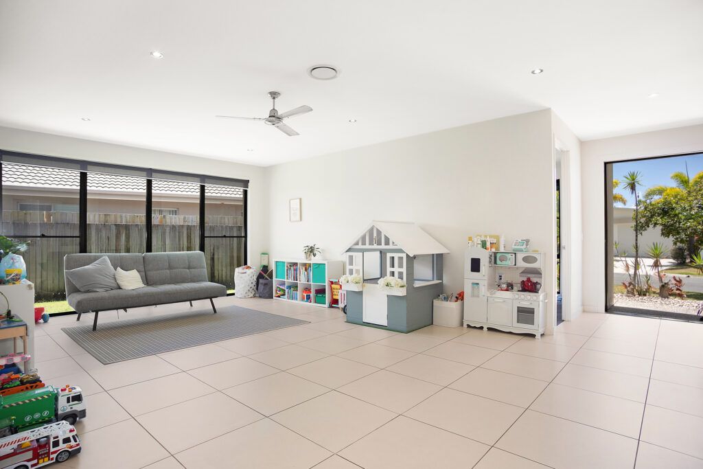 Sold - 110 Grand Parade - New Property in Parrearra - Real Estate by Vicki Stewart