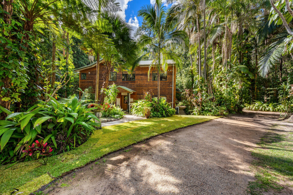 Sold - 5 Clorinda Place - New Property in Palmview - Real Estate by Shaun Hammill
