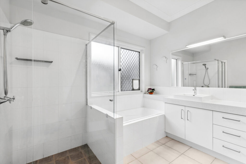 Sold - 10 Munbilla Close - New Property in Mountain Creek - Real Estate by Vicki Stewart