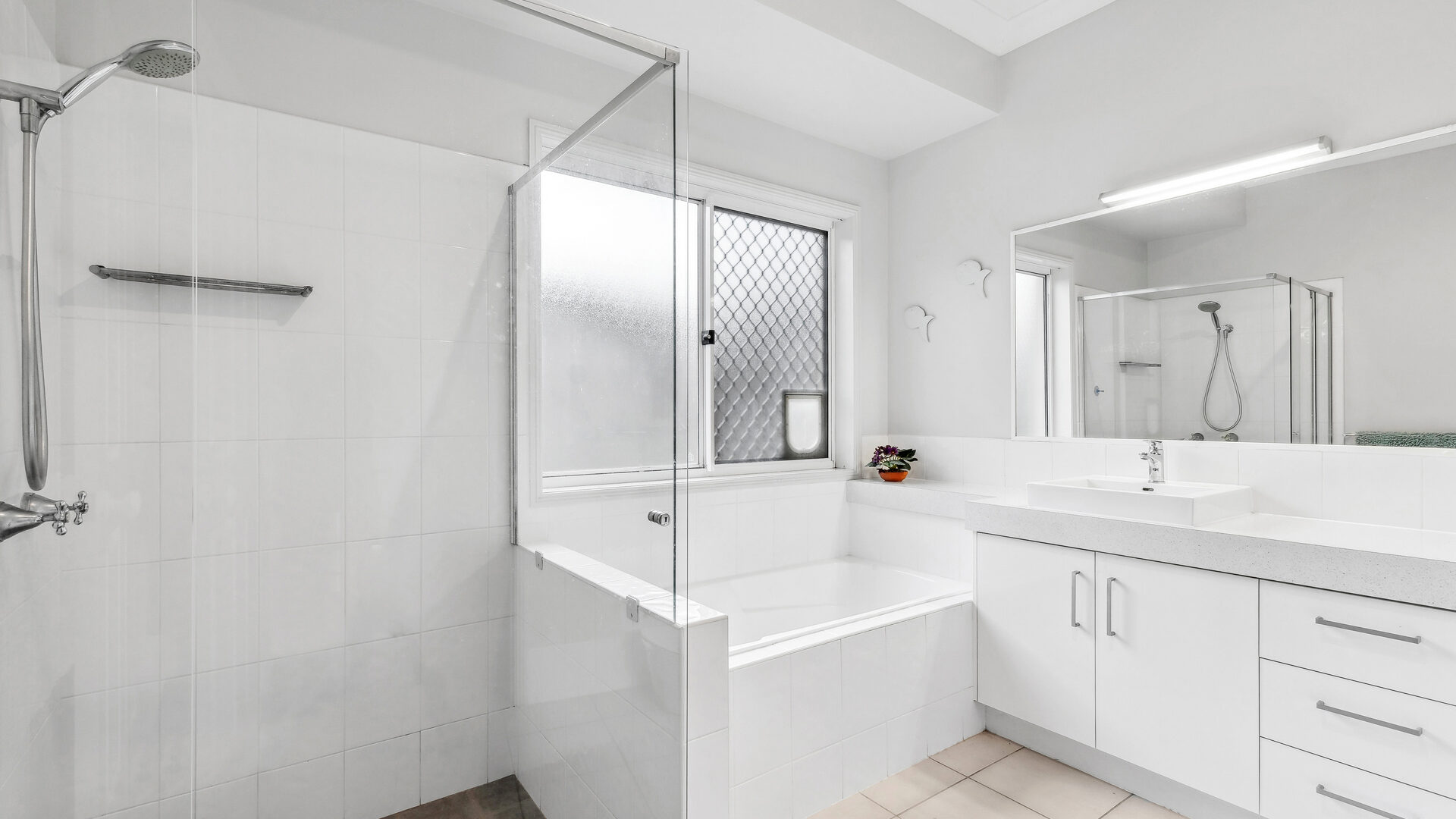 Sold - 10 Munbilla Close - New Property in Mountain Creek - Real Estate by Vicki Stewart