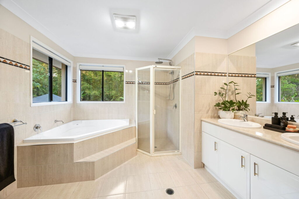 Sold - 6 Sarah Court - New Property in Tanawha - Real Estate by Damien Michael