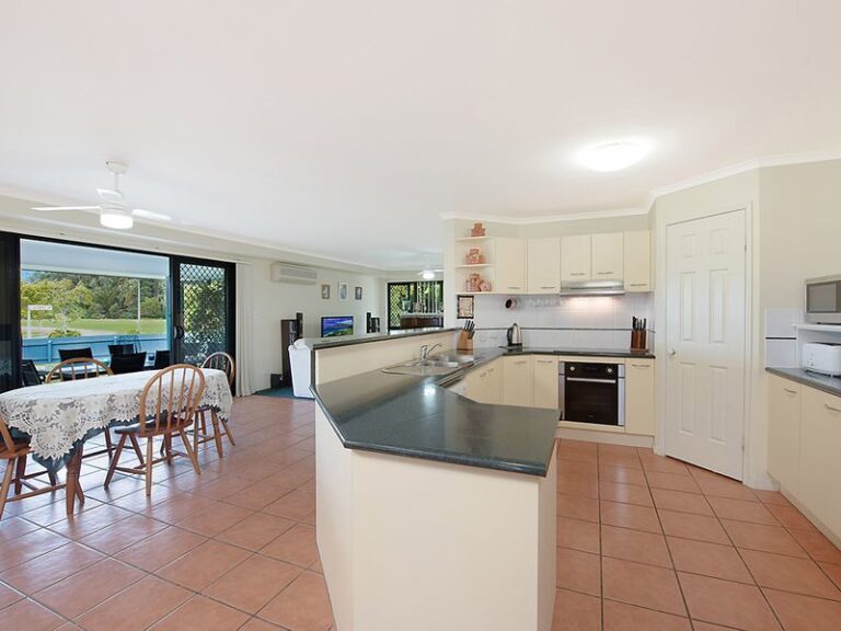 Sold - 35 Lacewing Drive - New Property in SIPPY DOWNS - Real Estate by Peter Hill