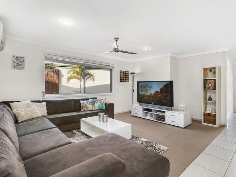 Sold - 35 Bainbridge Circuit - New Property in SIPPY DOWNS - Real Estate by Stuart Thomas