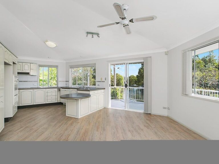8 Bangalow Court, BUDERIM QLD 4556 - photo 2