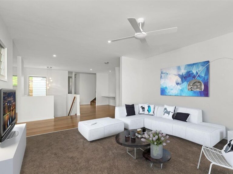 4 Bowers Court, WOOMBYE QLD 4559 - photo 2