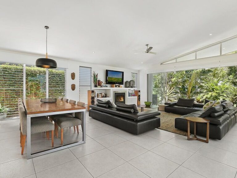 Sold - 43 Anchorage Circuit - New Property in TWIN WATERS - Real Estate by Stuart Thomas