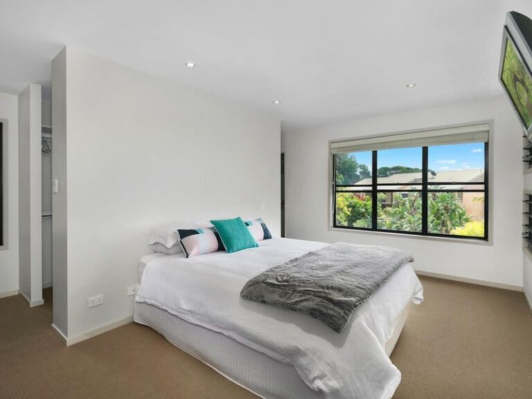 Sold - 17 Camfield Street - New Property in ALEXANDRA HEADLAND - Real Estate by Stuart Thomas