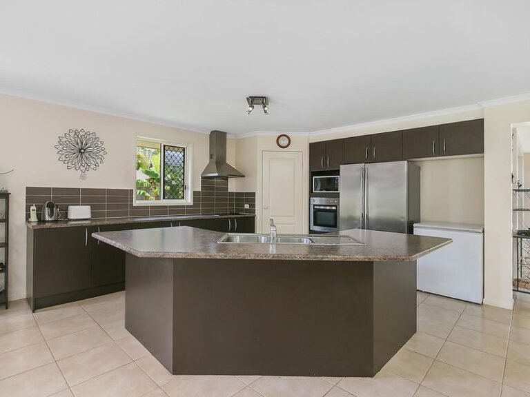 18 Eyre Place, CALOUNDRA WEST QLD 4551 - photo 2