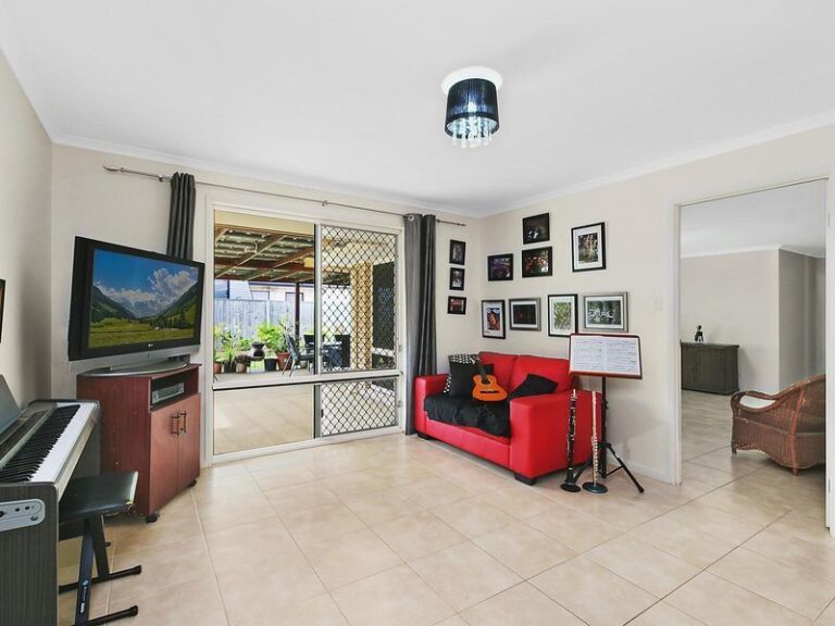 18 Eyre Place, CALOUNDRA WEST QLD 4551 - photo 4
