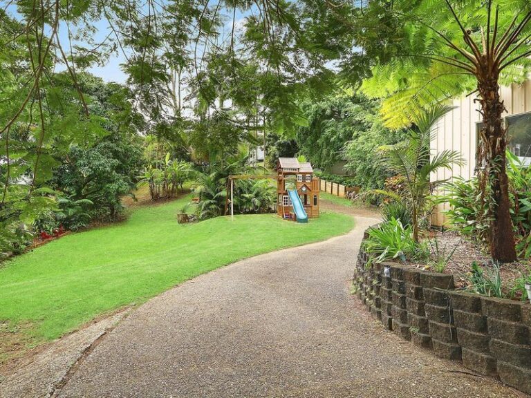 Sold - 18 Dinmore Street - New Property in WOOMBYE - Real Estate by Shaun Hammill