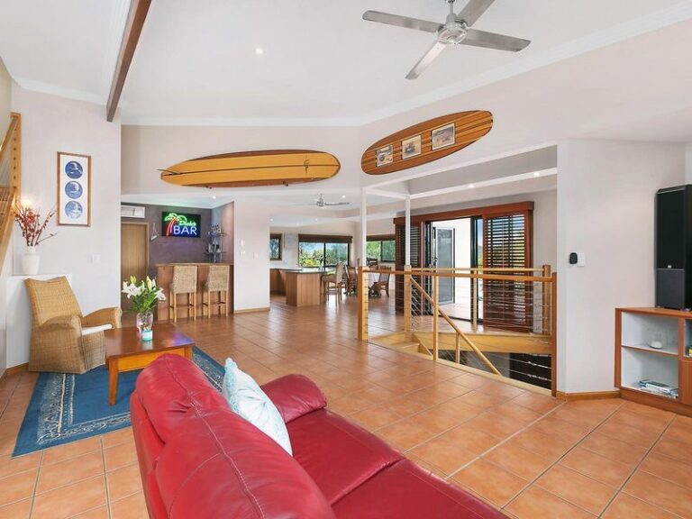 21 Avalon Street, COOLUM BEACH QLD 4573 - photo 4