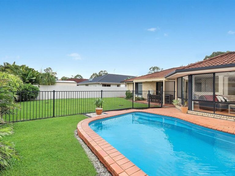 Sold - 27 Edgewater Place - New Property in SIPPY DOWNS - Real Estate by Stuart Thomas
