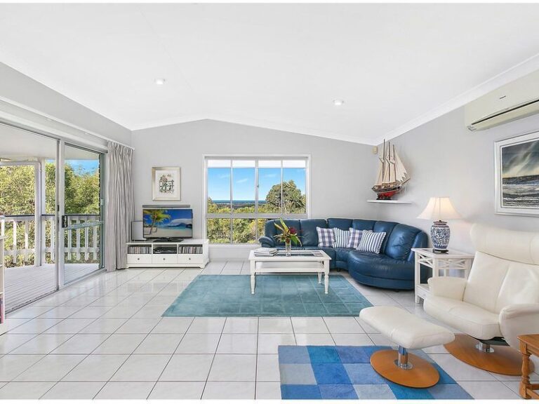 8 St Ives Terrace, BUDERIM QLD 4556 - photo 3