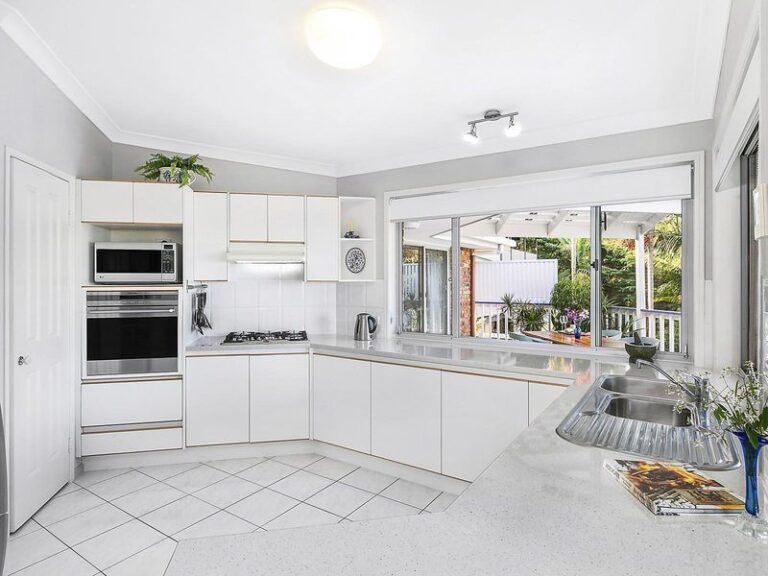 8 St Ives Terrace, BUDERIM QLD 4556 - photo 5