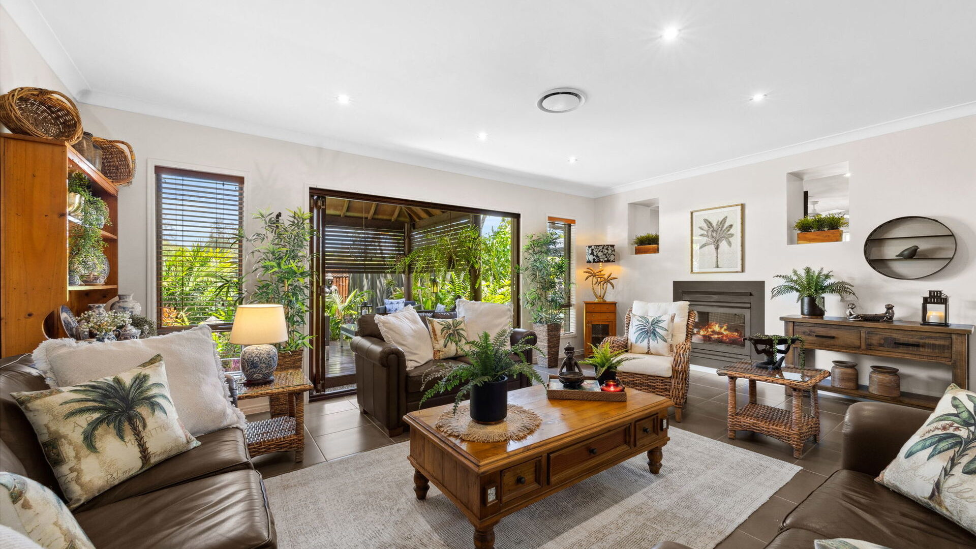 Sold - 7 Regal Crescent - New Property in Sippy Downs - Real Estate by Vicki Stewart