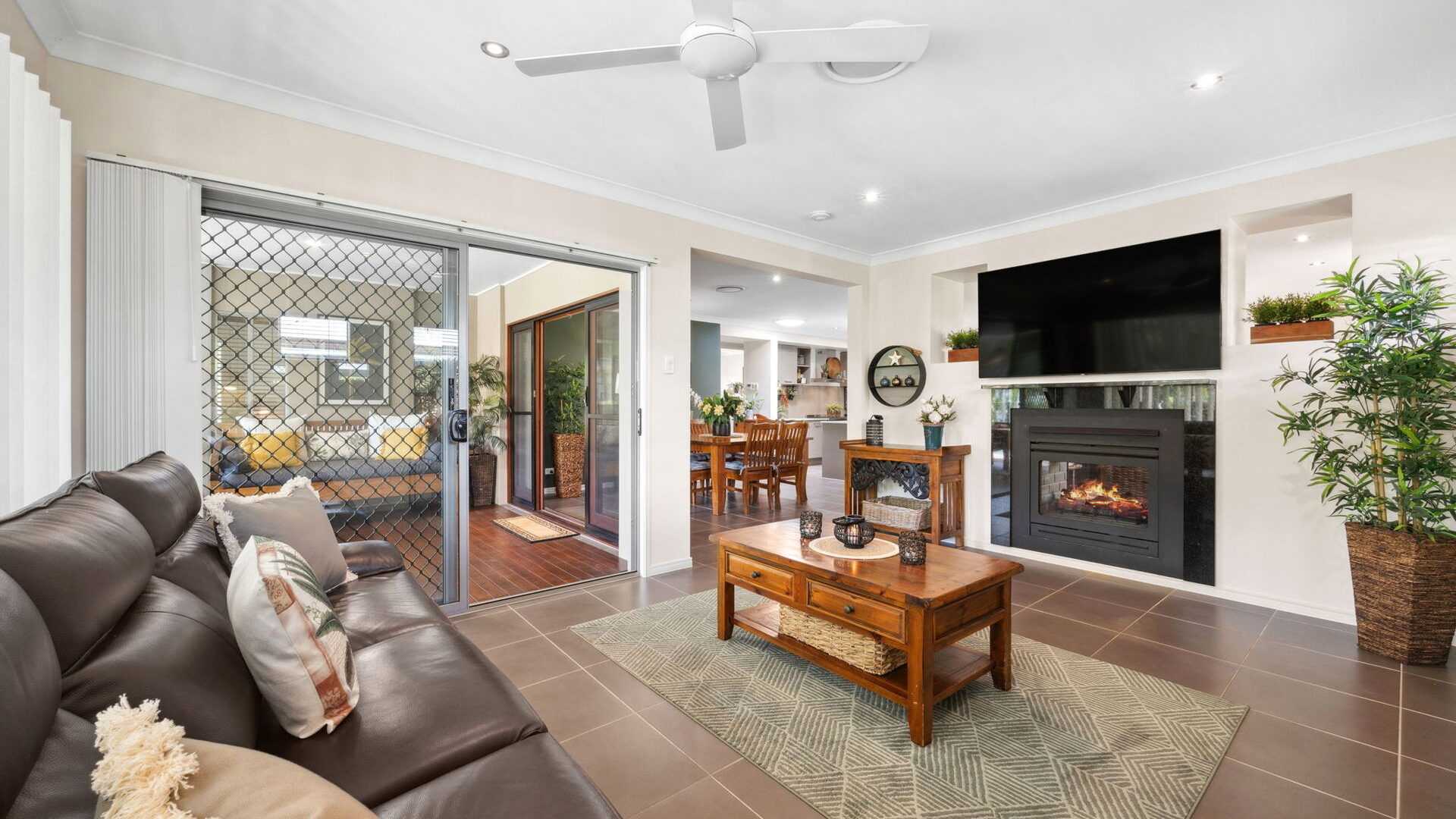 Sold - 7 Regal Crescent - New Property in Sippy Downs - Real Estate by Vicki Stewart