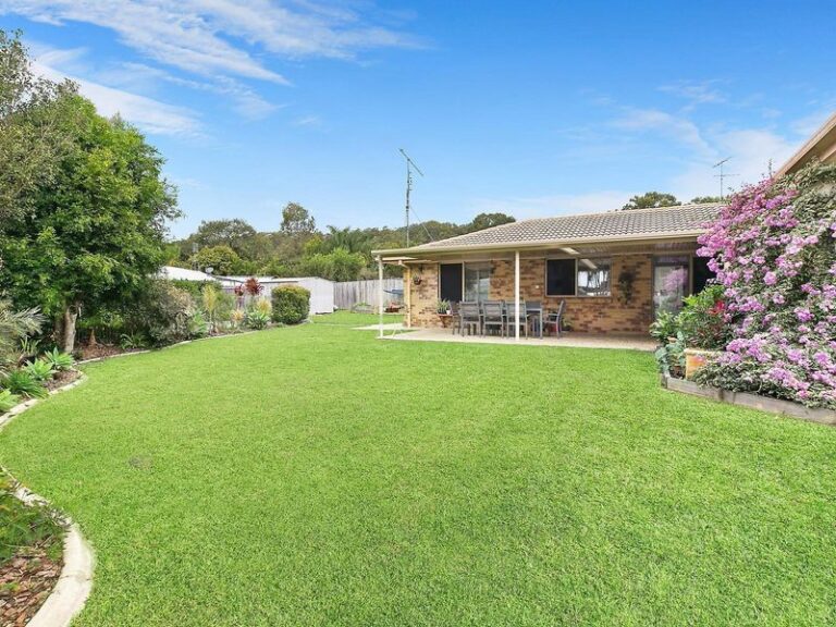 17 Callistra Crescent, BUDERIM QLD 4556 - photo 4