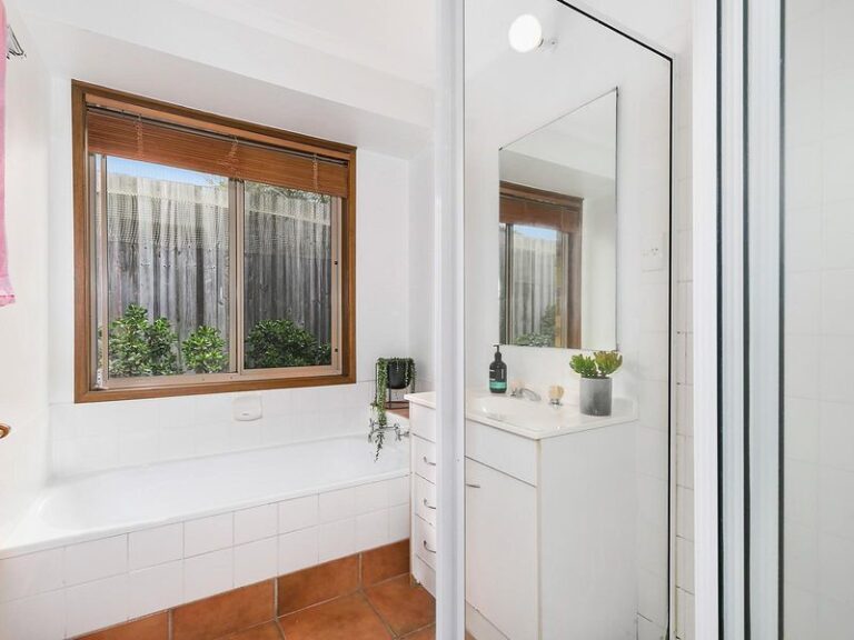 17 Callistra Crescent, BUDERIM QLD 4556 - photo 9