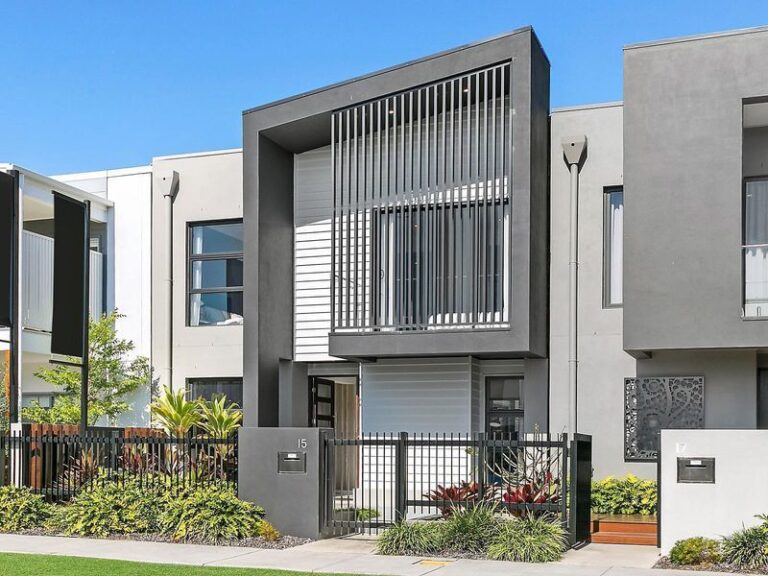 Sold - 15 Lighthouse Circuit - New Property in BIRTINYA - Real Estate by Chris Pace