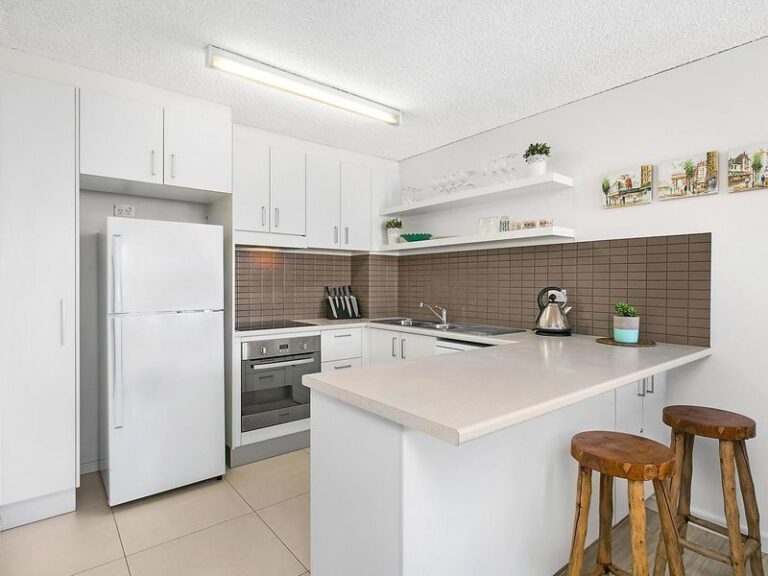 7/6-8 Alexandra Parade, MAROOCHYDORE QLD 4558 - photo 2