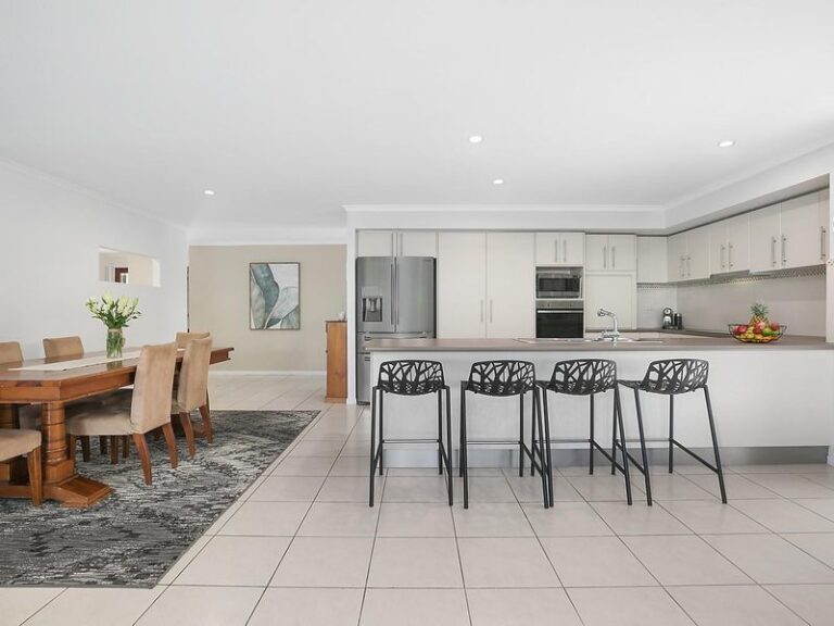 4 Freycinet Row, BUDERIM QLD 4556 - photo 2