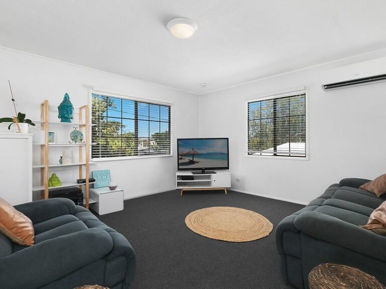 11 Third Avenue, COOLUM BEACH QLD 4573 - photo 2