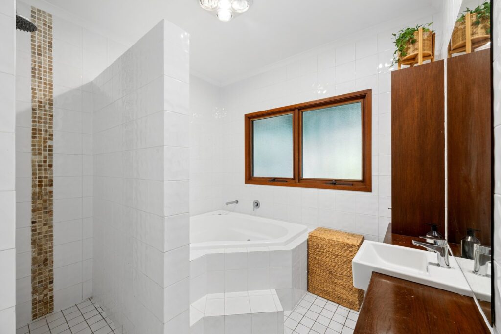 Sold - 12 Woodchester Close - New Property in Rosemount - Real Estate by Stuart Thomas