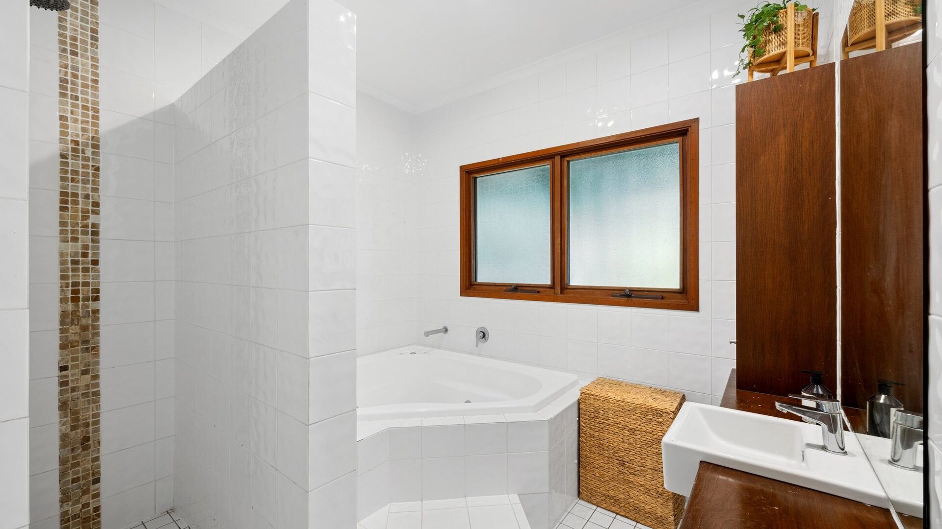 Sold - 12 Woodchester Close - New Property in Rosemount - Real Estate by Stuart Thomas