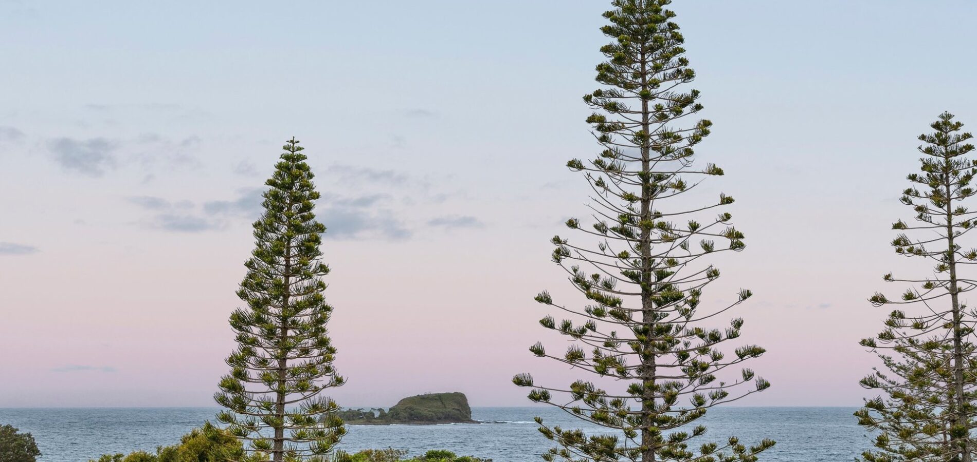 67P9785 Mudjimba 2024 10 17 170420 3/21 Mudjimba Esplanade, Mudjimba QLD 4564