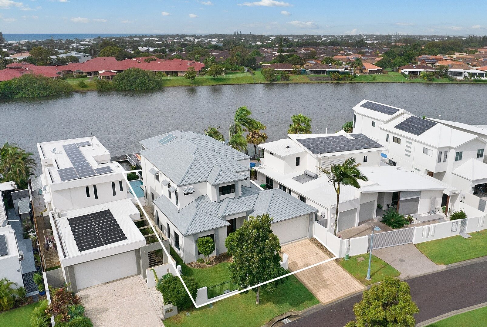 Sold - 9 Antigua Court - New Property in Kawana Island - Real Estate by Geoff Ohmsen