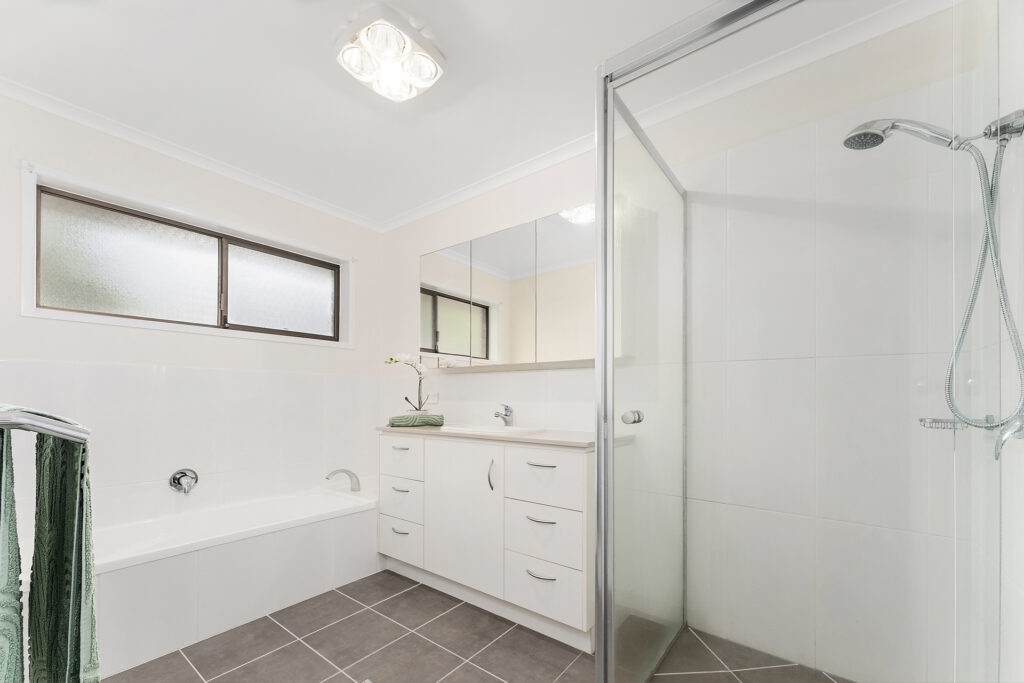 Sold - 30 Chiltern Court - New Property in Coes Creek - Real Estate by Glennis Schindler