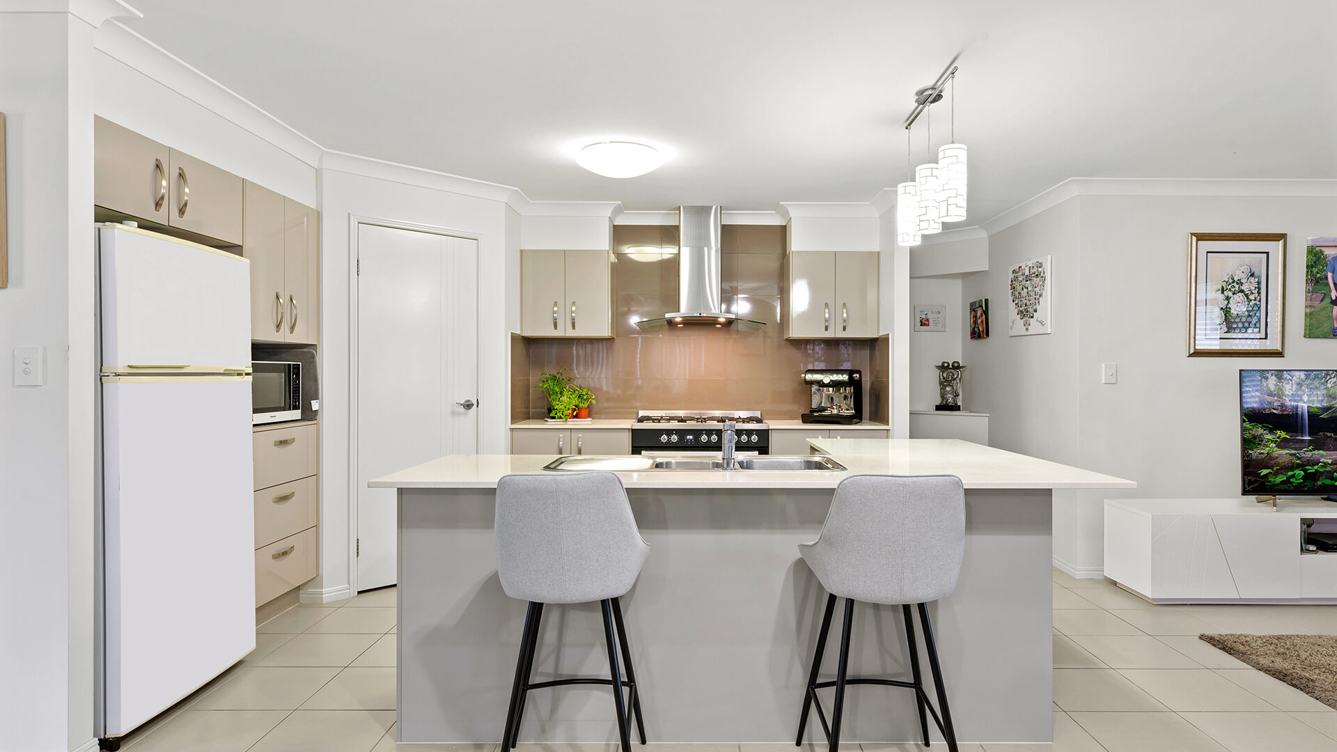 18 Forest Pines Boulevard, Forest Glen QLD 4556 - photo 2